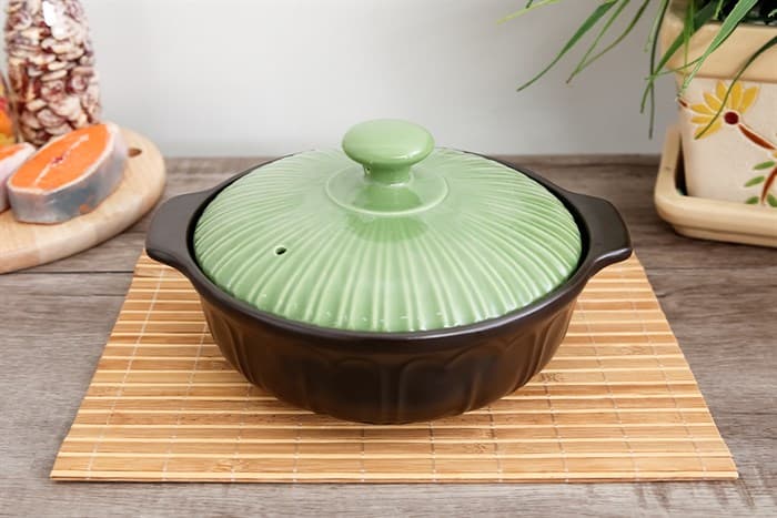 Ảnh Nồi đất hoa sen nắp sứ 20 cm Dong hwa 403