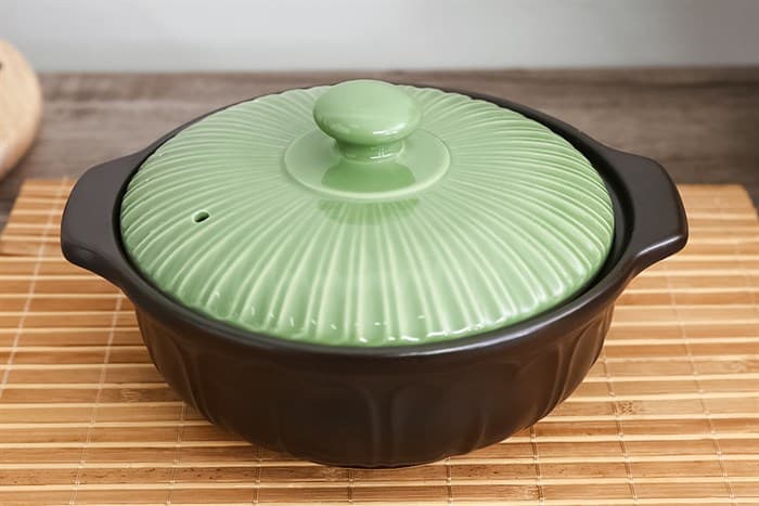 Ảnh Nồi đất hoa sen nắp sứ 18 cm Dong hwa 402