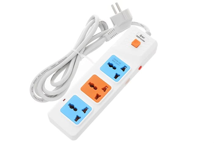 Ảnh Ổ cắm điện Comet 3 lỗ 2m CES10302