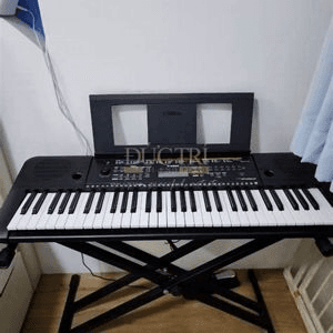 Ảnh Đàn Yamaha DGX-650 - Màu B/ W