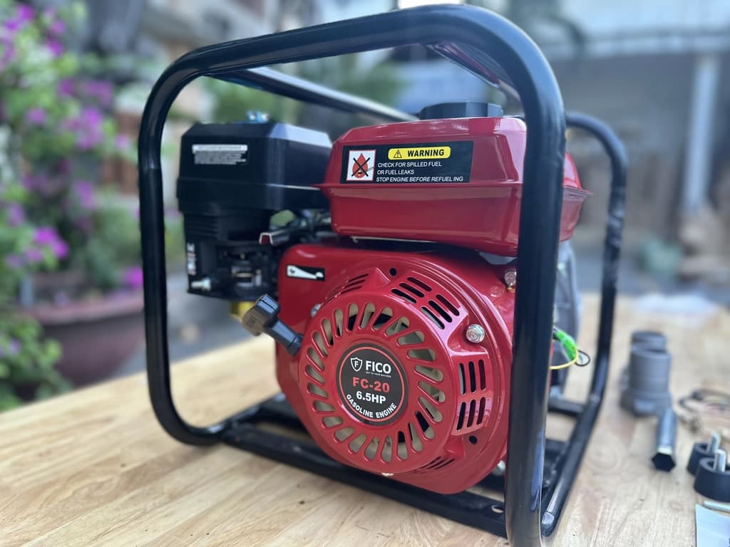 Ảnh Máy bơm nước chạy xăng Fico FC-20