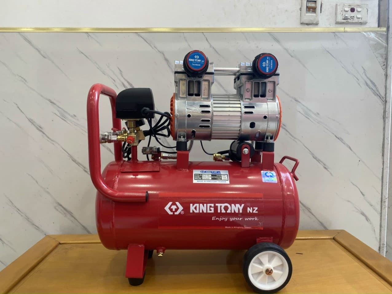 Ảnh Máy nén khí không dầu 3HP 35L Kingtony KTO-35S